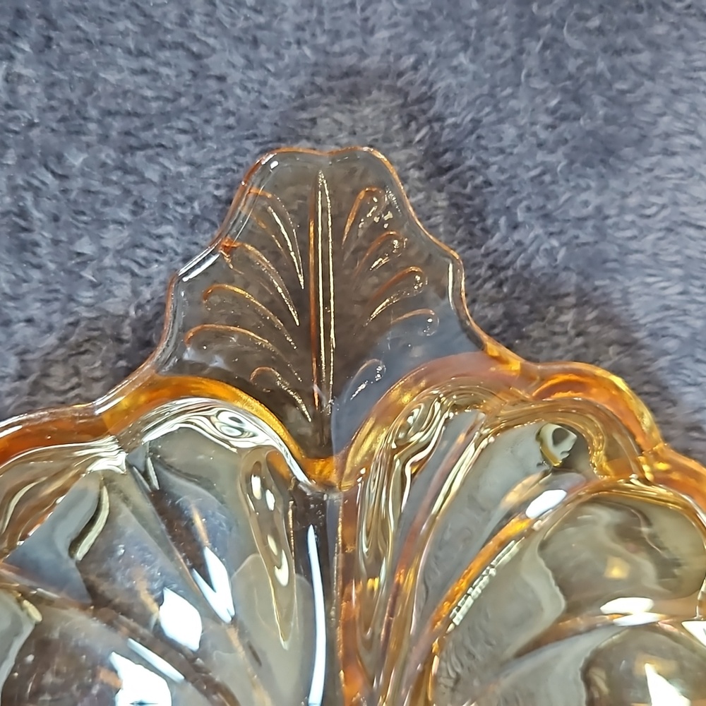 Vintage Carnival Iridescent Jeanette Glass Amber Divided Clover Nut Dish T13 - Picture 2 of 4